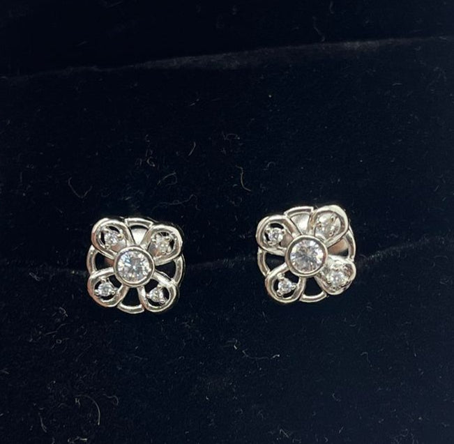 Square Shaped Earing